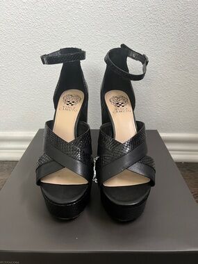 Vince Camuto Black Gruelie Crisscross Platform Sandals with Ankle Strap